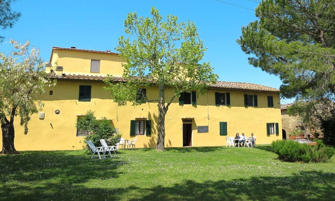 Tavarnelle Val di Pesa Apartment | Lovely apartment with pool, WIFI, TV, patio, pets allowed, panoramic view and parking