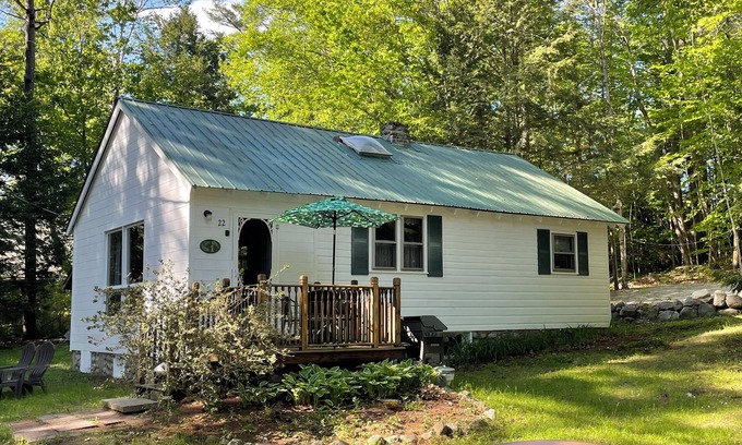 Oxford Cabin | Lovely, Lake Front 2-Bedroom Cabin with Porch and Dock on Saturday Pond