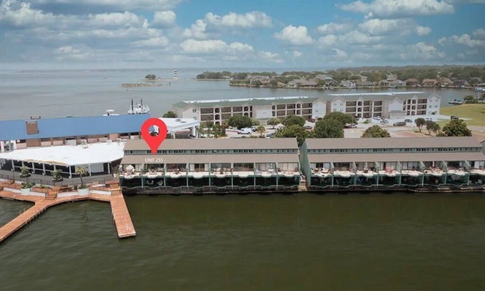 Seven Coves Condo | Lovely lakefront 2/2 condo, fish on balcony