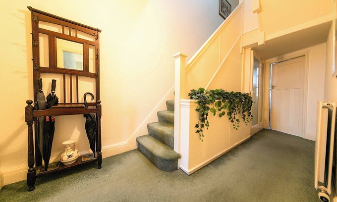 Lytham St. Anne's Apartment | Lovely Large St Annes Maisonette with Roof Garden