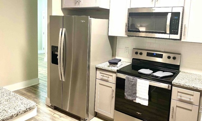 Northeast Raleigh Apartment | Lovely Luxury smart 2bdr apartmnt keyless/Nostairs