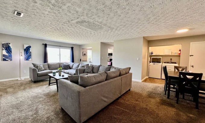 Middletown Apartment | Lovely remodeled Apt Middletown with free Laundry