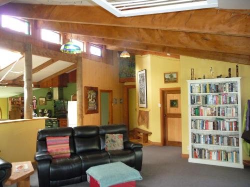 Motueka Valley House | Lovely rural 3 bedroom home near the Kahurangi NP