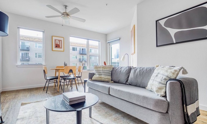 Cascade Apartment | Lovely SLU 1BR w/ Gym & Pet Area, close to Space Needle, by Blueground