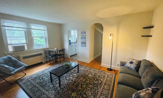 Cheltenham Apartment | Lovely Spacious 1BR Apt. Monthly Discount