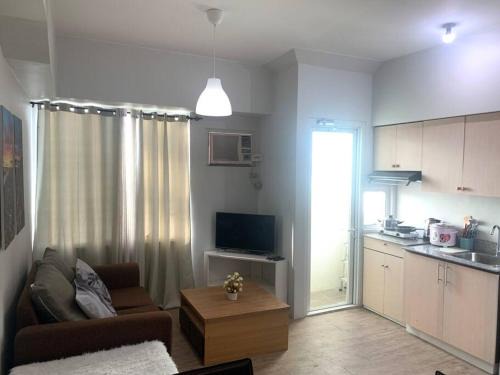 Muntinlupa Apartment | Lovely Spacious Condo With Balcony