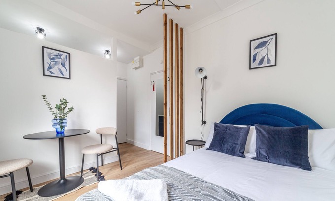 Brownswood Apartment | Lovely studio flat in Finsbury park w/parking