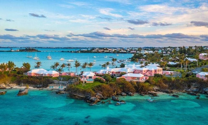 Somerset Village Apartment | Lovely water view Room with private Patio/Balcony