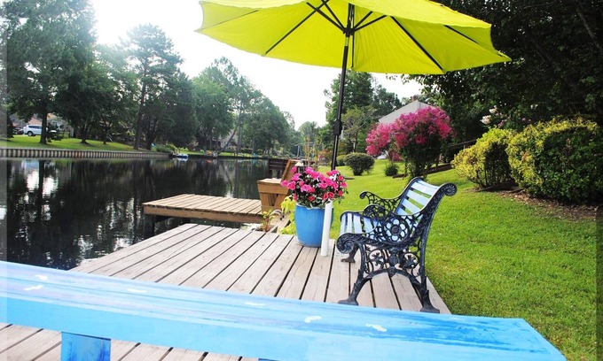 River Bend House | LOVELY WATERFRONT TOWNHOUSE WITH DOCK, KAYAK & PADDLE BOARD