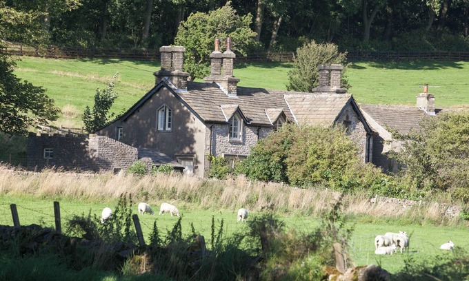 Skipton House | Lovingly converted cottage sleeping 10 guests with access to an award winning wellbeing resort