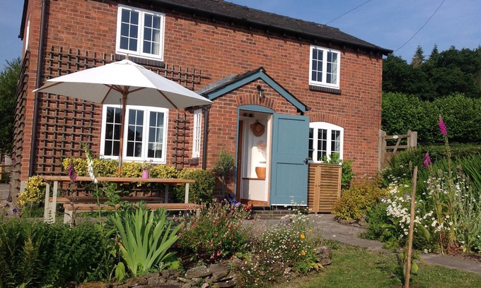 Aymestrey Cottage | LOWER WOODEND COTTAGE, family friendly in Bircher Common