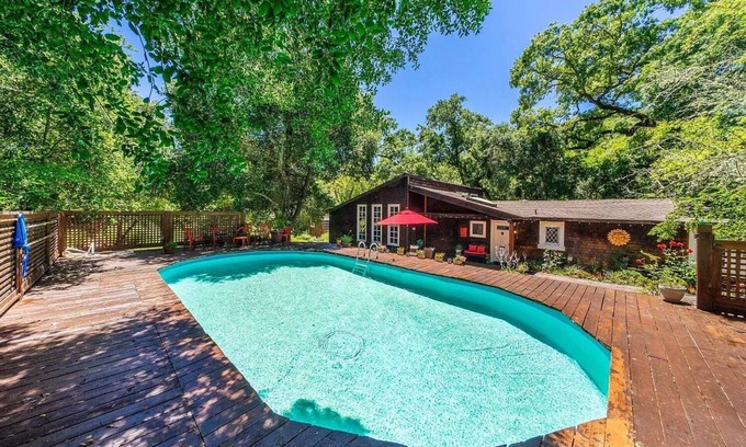 Glen Ellen Villa | Lrg Wine Country Estate on creek w Pool/Spa sleeps 8