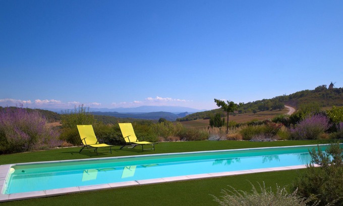 Saint-Michel-l'Observatoire Apartment | Luberon: independent suite of 37 m2 in contemporary house with private pool