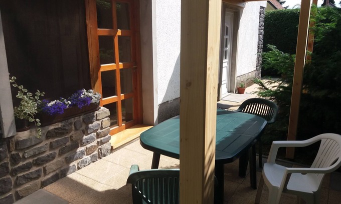Badacsony Apartment | Lugas Kisapartman 1-bedroom apartment in enchanting Badacsonytomaj with AC, WiFi
