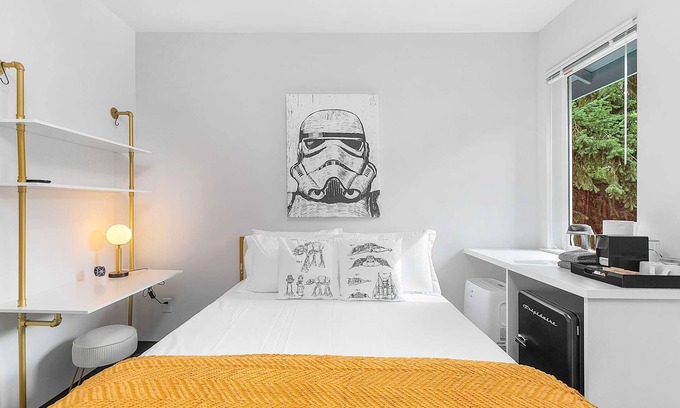 North Queen Anne Apartment | Luke's Jedi Meditation Chamber
