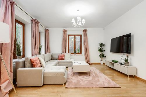 Wawer Villa | Lumina amazing house in Warsaw