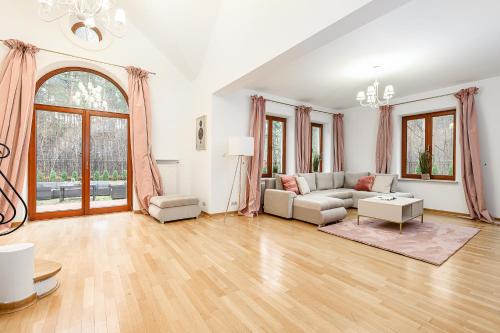 Wawer Villa | Lumina luxury house in Warsaw