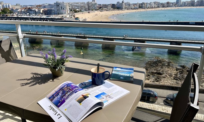 Les Sables d'Olonne Apartment | Lumineux & Vue exceptionnelle. Parking