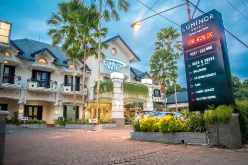 Jember Hotel | Luminor Hotel Jember By WH