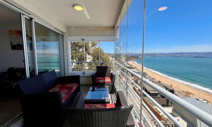 Renaca Apartment | Luminous Bellavista Sector 5 | Parking Washer Wifi