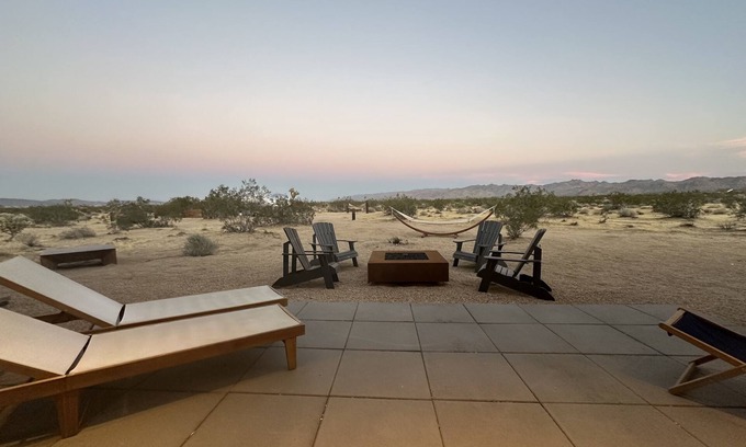 Joshua Tree House | Lunawood House - Modern home with 360-Scenic Desert Views Joshua Tree