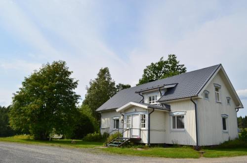 Alajarvi Villa | Luntinmäen omakotitalo