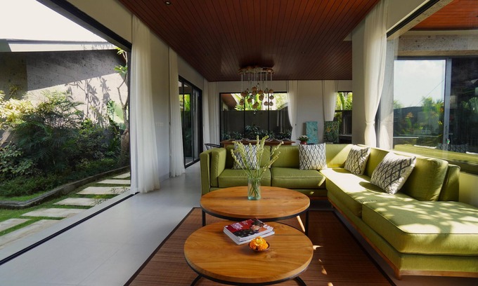Kemenuh Villa | Lux 3BR villa w/dedicated butler, stunning infinity pool & rice fields view.