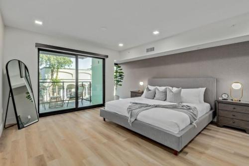 South Scottsdale House | LUX at Craftsman - Heart of Old Town Studio 2