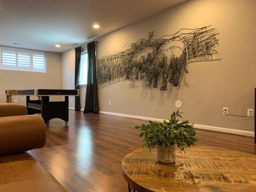 Ashburn House | LUX HOME 5 BD, GIFT CARD, GAME ROOM, and more!
