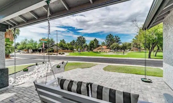 Templeton Manor House | Lux Home Near Downtown Gilbert and Chandler-4 Bdrm w/Pool Table-Pool-Park