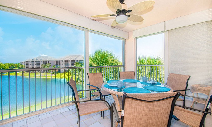 Jupiter Bay Condo | Lux Jupiter Bay condo w Fab Sunrise Lake Views close to beach