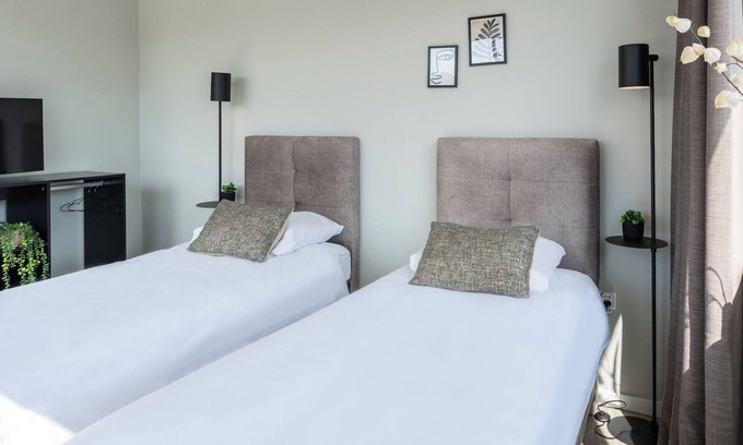 Raamsdonksveer Apartment | Lux Room with shared kitchen