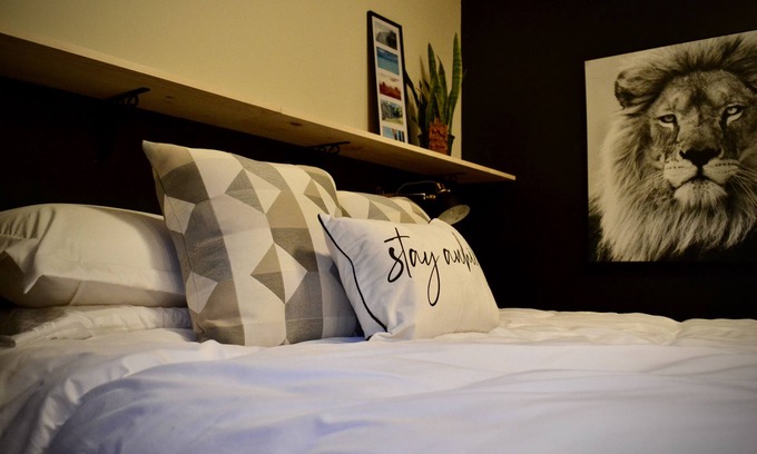 Sundre Apartment | Lux town suite Backs onto river & paths with fireplace