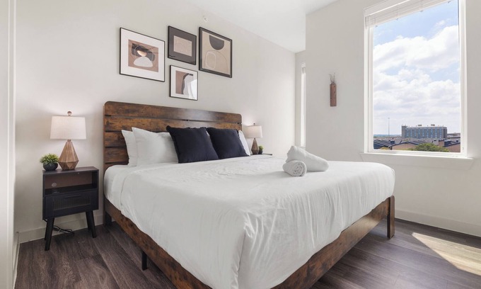 Windsor Park Apartment | Luxe 1bd Apt, 24hr Gym &Pool