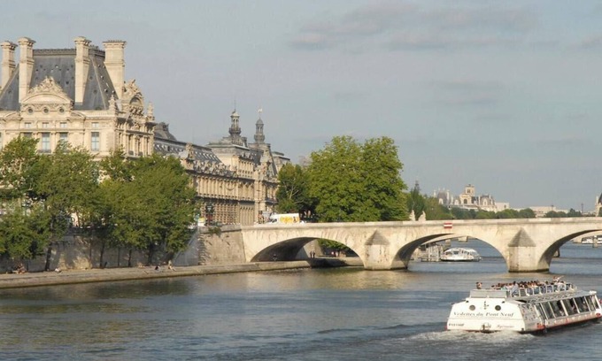 Saint-Germain-l'Auxerrois Apartment | LUXE- 250 M2 PARISIAN ELEGANCE LOCATED NEXT TO LOUVRE AT RUE SAINT HONORE