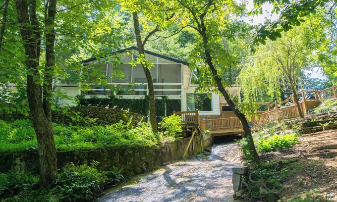 Hendersonville House | Luxe 3BR w/Private Waterfall | 15 min to Town