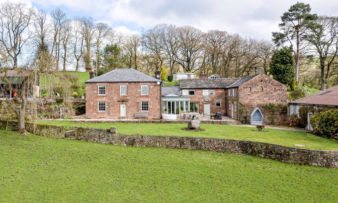 Macclesfield Other | Luxe 5BR Farm I Hot Tub+games Room I National Park