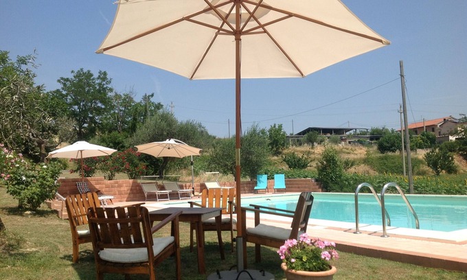 Montebello di Bertona House | Luxe apartment with pool in the Gran Sasso National Park