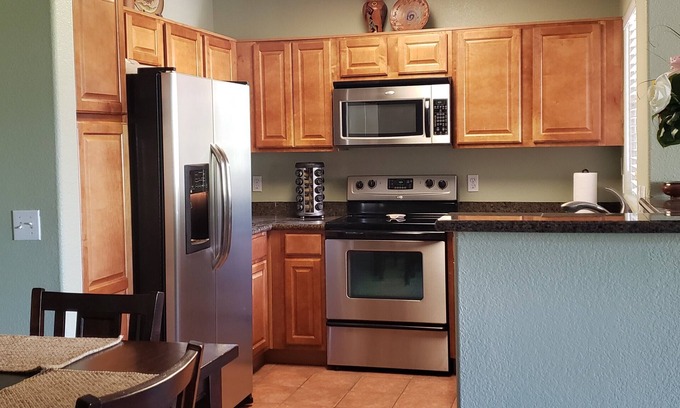 Paradise Valley Village Condo | ★ LUXE Condo in Desirable Bella Terra Complex - Amazing Pool!★