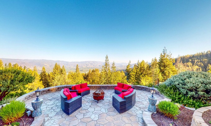Ukiah House | Luxe Custom Home with Ukiah Valley Views, Massage Chair & Infrared Sauna