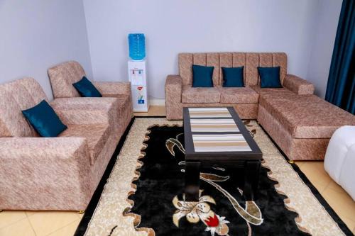 Meru Apartment | Luxe Furnished Apartments Unit 3