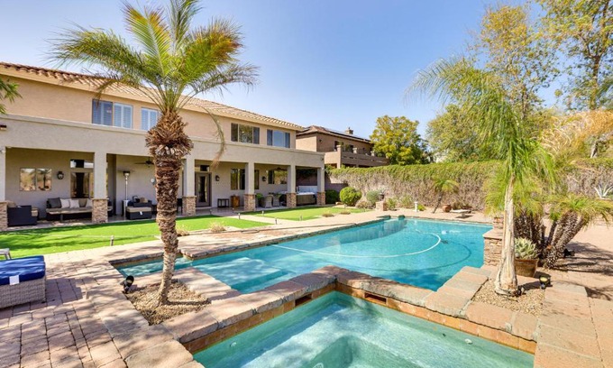 North Gateway House | Luxe Mtn-View Mansion with Hot Tub in Phoenix!