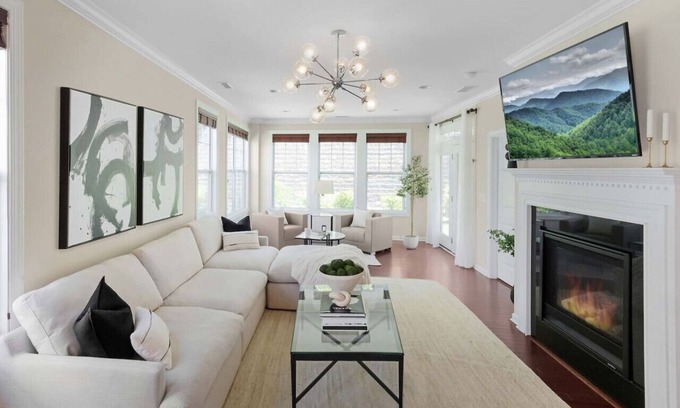 Cary House | Luxe Retreat w/King Suite | 5* Location, Gym, Pool, Pets OK