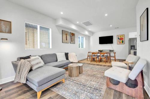 Historic Filipinotown House | Luxe Townhouse Near Downtown La