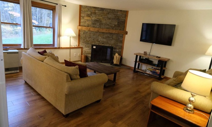 Central Vermont- Killington Condo | Luxe Trailside! Bike + Ski On/Off. Closest unit to hot tub, lift, hotel & trail!