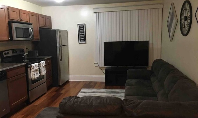 Niskayuna Apartment | luxery lounge with free parking