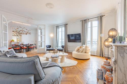 Neuilly-sur-Seine Apartment | Luxueux Appartement 5 BD, Arc de Triomphe