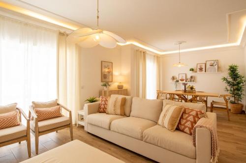 Tavira Villa | Luxuosa Villa com Piscina, Garagem e Vista Mar