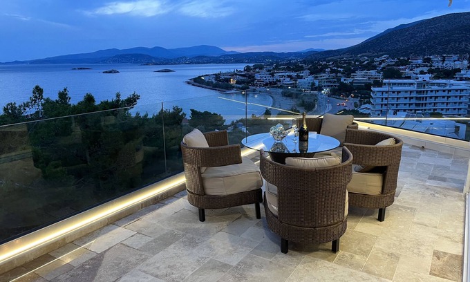 Saronida Apartment | Luxurious 2-Bed Seaside Apartment in Saronida
