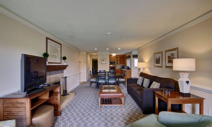 Kingsmill Condo | Luxurious 3 Bedroom Condo Sleeps 8!